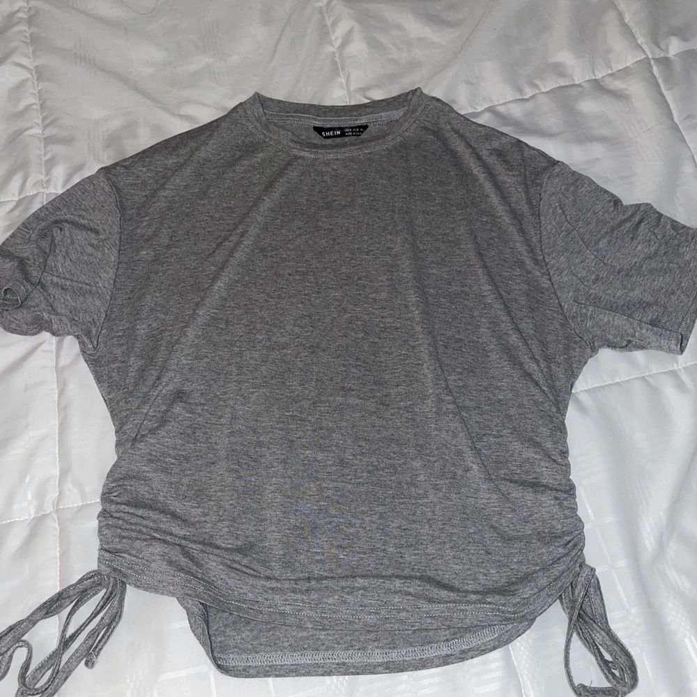 Tshirt with ties on side